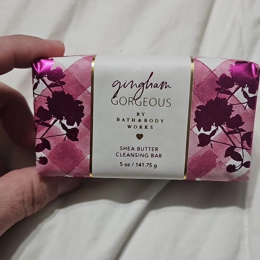 Bath And Body Works Gingham Gorgeous Shea Butter Cleansing Bar! 5oz